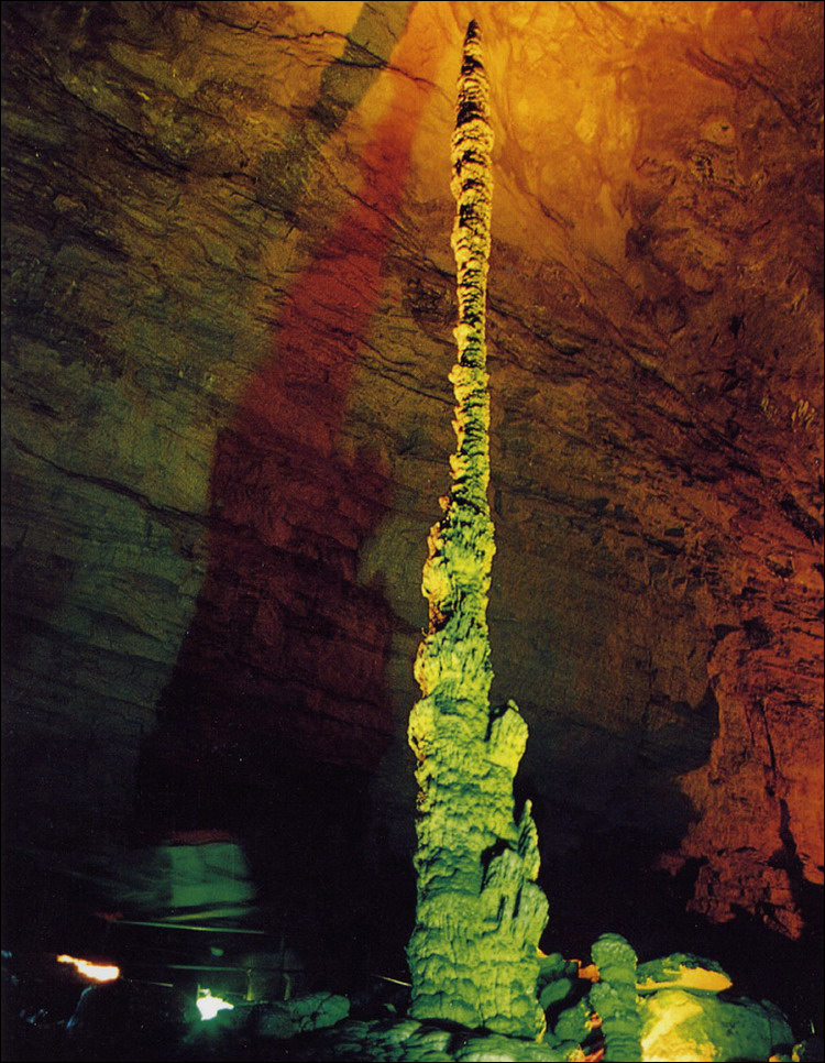 張家界國(guó)家森林公園、玻璃橋、黃龍洞品質(zhì)三日游